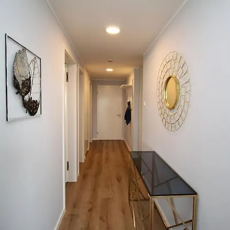 By The Sea - 1st Floor * Glowe